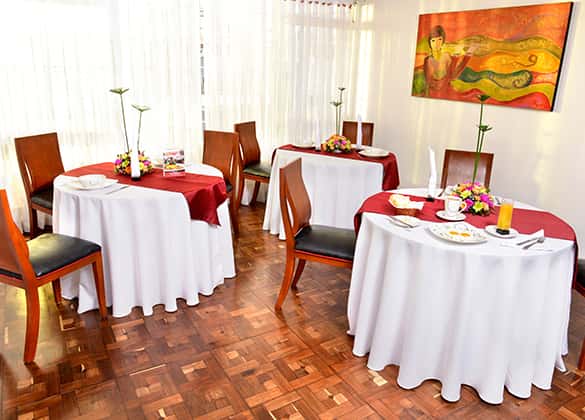Hotel con comida colombiana en Bogotá